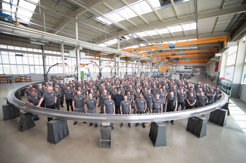 Liebherr rompe récords con un rodamiento